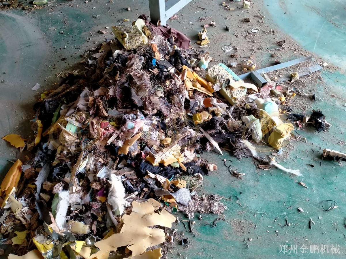 郑州金鹏混合垃圾撕碎机实现减容处理